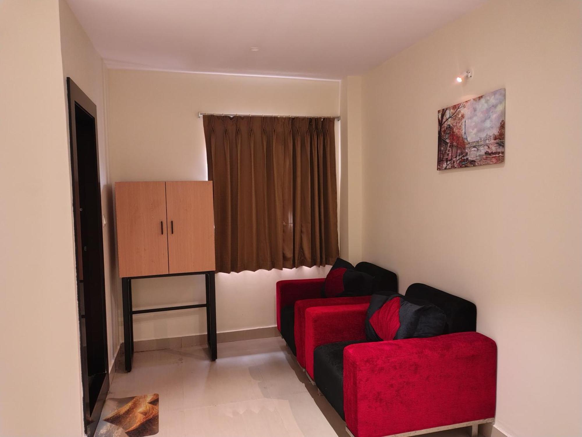 Hotel Blueearth Vizianagaram Bagian luar foto