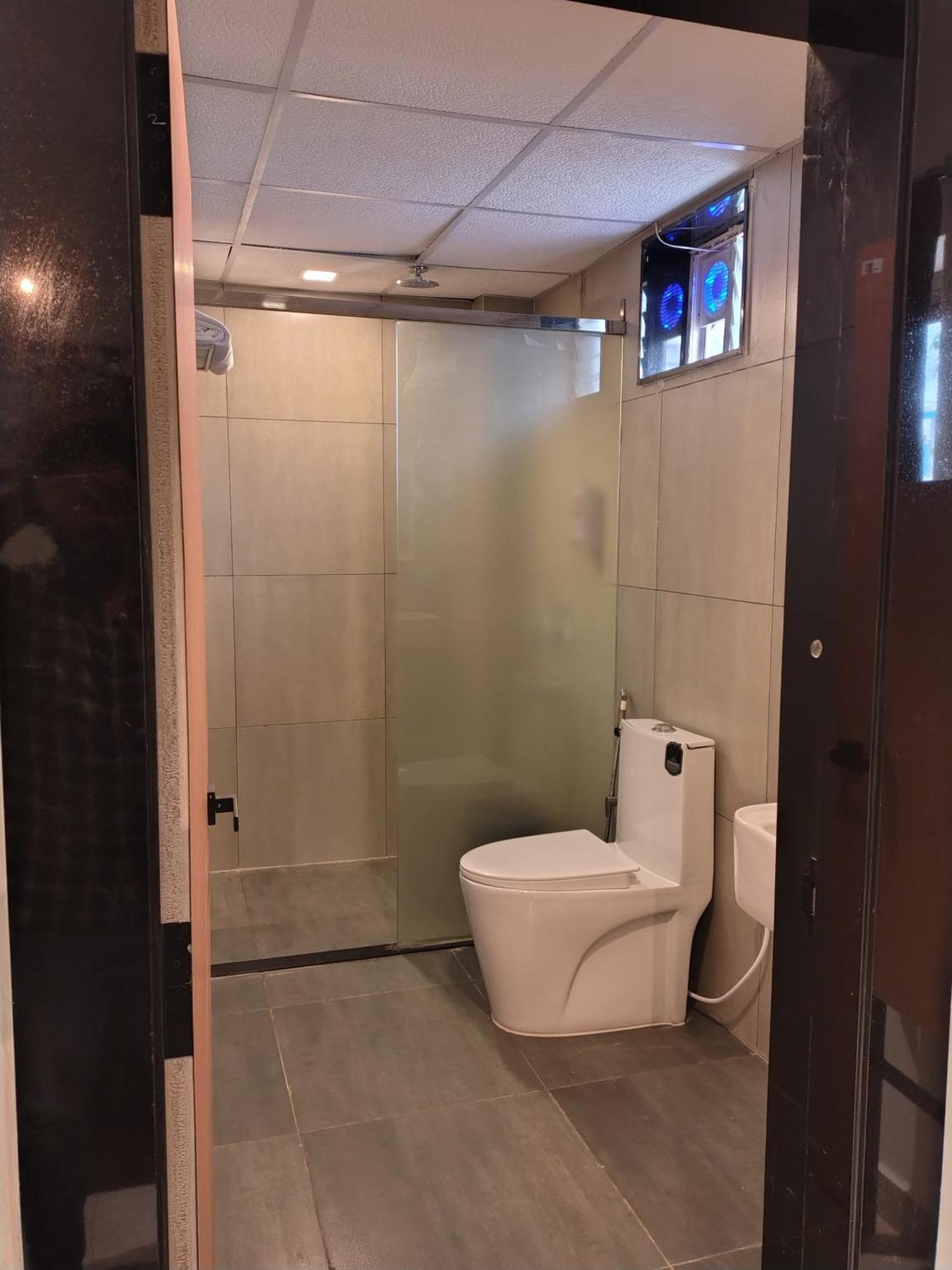 Hotel Blueearth Vizianagaram Bagian luar foto